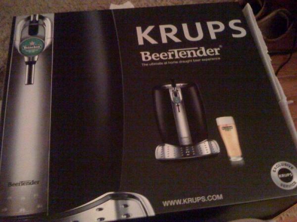 Good looking out on the Heineken Beertender Santa, I've been wanting one for some time now.